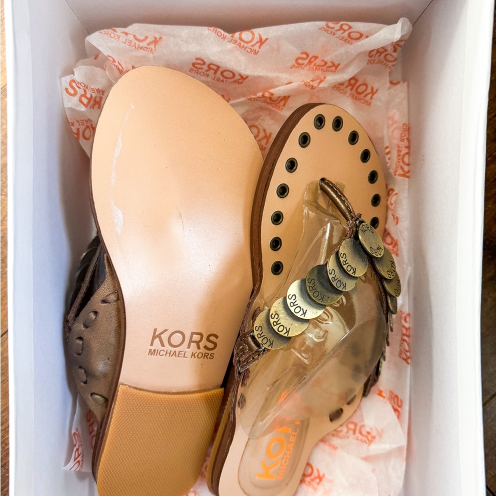 NIB Michael Kors Tan Kids Sandals with Gold Accents, Size 1 - Picture 4 of 6